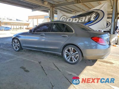 Drugie zdjęcie samochodu z przodu: 2019 MERCEDES-BENZ C 300 VIN:55SWF8DB1KU286799 - miniatura