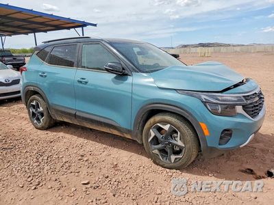 Czwarte zdjęcie samochodu z boku: 2025 KIA SELTOS S VIN:KNDEU2AA0S7677590 - miniatura