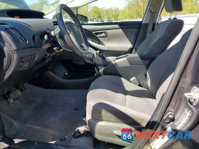 Zdjęcie 7 z 12 samochodu: 2014 TOYOTA PRIUS TWO VIN:JTDKN3DU8E0368216 - miniatura