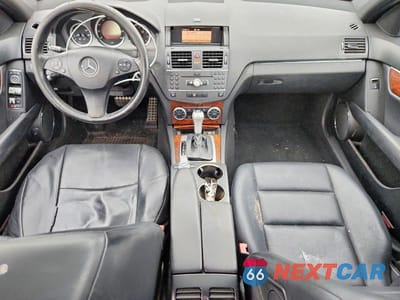 Zdjęcie 8 z 12 samochodu: 2011 MERCEDES-BENZ C 300 4MATIC VIN:WDDGF8BB5BR138132 - miniatura