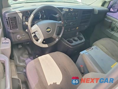 Zdjęcie 8 z 13 samochodu: 2020 CHEVROLET EXPRESS 25 VIN:1GCWGAFP5L1276611 - miniatura