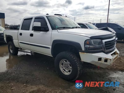Czwarte zdjęcie samochodu z boku: 2007 GMC SIERRA K2500 HEAVY DUTY VIN:1GTHK23D27F190611 - miniatura