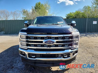 Piąte zdjęcie samochodu w środku: 2023 FORD F350 SUPER DUTY VIN:1FT8W3BT3PEC20563 - miniatura