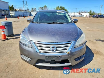 Piąte zdjęcie samochodu w środku: 2015 NISSAN SENTRA SV VIN:3N1AB7AP4FL640620 - miniatura