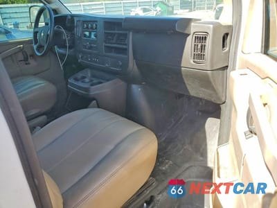 Zdjęcie 8 z 13 samochodu: 2022 CHEV EXPRESS G2500 VIN:1GCWGAFP9N1279871 - miniatura