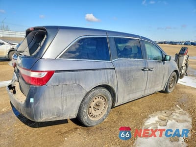 Trzecie zdjęcie samochodu z tyłu: 2013 HONDA ODYSSEY LX VIN:5FNRL5H20DB504766 - miniatura