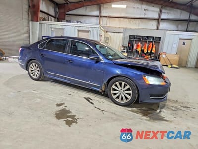 Czwarte zdjęcie samochodu z boku: 2012 VOLKSWAGEN PASSAT SEL VIN:1VWCH7A33CC051743 - miniatura
