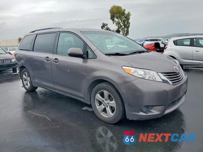 Czwarte zdjęcie samochodu z boku: 2016 TOYOTA SIENNA LE VIN:5TDKK3DC1GS717359 - miniatura