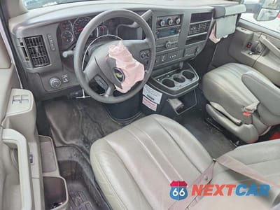 Zdjęcie 8 z 14 samochodu: 2025 CHEVROLET EXPRESS BOX TRUCK VIN:1HA3GTF71SN018717 - miniatura