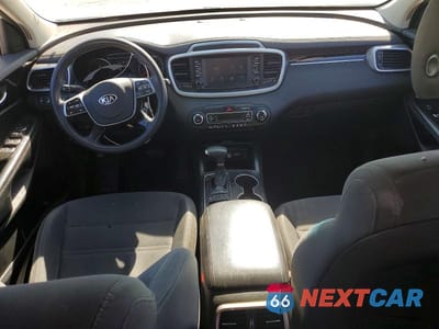 Zdjęcie 8 z 12 samochodu: 2019 KIA SORENTO LX V6 VIN:5XYPG4A53KG566503 - miniatura