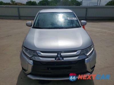 Piąte zdjęcie samochodu w środku: 2018 MITSUBISHI OUTLANDER SE VIN:JA4AD3A35JJ002089 - miniatura