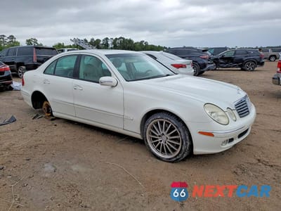 Czwarte zdjęcie samochodu z boku: 2004 MERCEDES-BENZ E 500 VIN:WDBUF70J24A488643 - miniatura