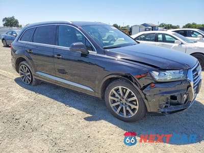 Czwarte zdjęcie samochodu z boku: 2017 AUDI Q7 PREMIUM PLUS VIN:WA1LAAF70HD031266 - miniatura