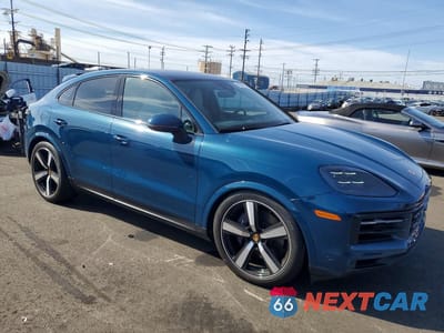 Czwarte zdjęcie samochodu z boku: 2024 PORSCHE CAYENNE COUPE VIN:WP1BA2AY2RDA49016 - miniatura