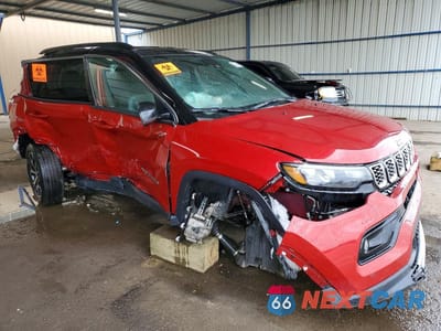 Czwarte zdjęcie samochodu z boku: 2025 JEEP COMPASS LIMITED VIN:3C4NJDCN2ST518232 - miniatura