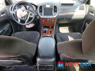 Zdjęcie 8 z 13 samochodu: 2012 CHRYSLER 300 VIN:2C3CCAAGXCH166147 - miniatura