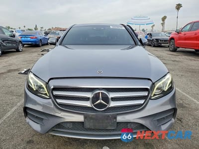 Piąte zdjęcie samochodu w środku: 2018 MERCEDES-BENZ E 300 VIN:WDDZF4JB5JA453822 - miniatura