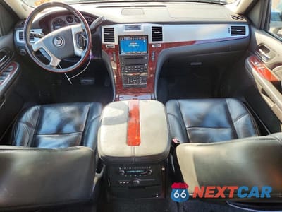 Zdjęcie 8 z 13 samochodu: 2008 CADILLAC ESCALADE ESV VIN:1GYFK66848R167659 - miniatura