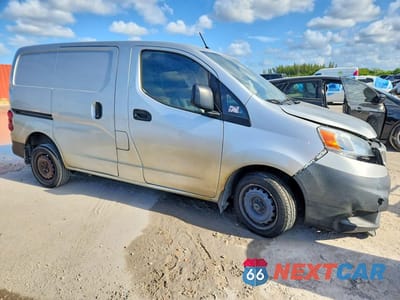 Czwarte zdjęcie samochodu z boku: 2018 NISSAN NV200 S VIN:3N6CM0KN7JK704696 - miniatura