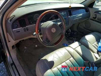 Zdjęcie 8 z 12 samochodu: 2003 LINCOLN TOWN CAR SIGNATURE VIN:1LNHM82W53Y613398 - miniatura