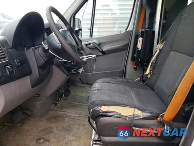 Zdjęcie 7 z 12 samochodu: 2012 MERCEDES BENZ SPRINTER 2500 DELIVERY VAN VIN:WD3PE8CB2C5669934 - miniatura