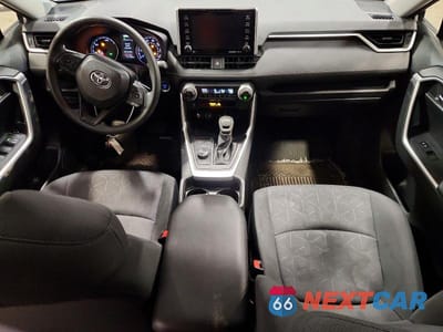 Zdjęcie 8 z 13 samochodu: 2021 TOYOTA RAV4 HYBRID XLE VIN:JTMRWRFV0MD128427 - miniatura