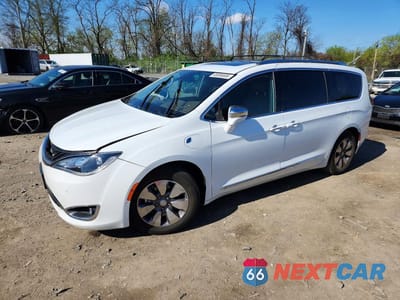 2018 CHRYSLER PACIFICA HYBRID LIMITED 2C4RC1N74JR212806 - główne zdjęcie licytacji z USA - miniatura