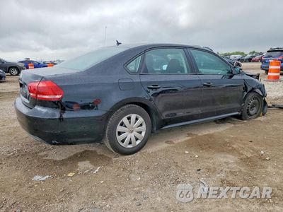 Piąte zdjęcie samochodu w środku: 2013 VOLKSWAGEN PASSAT S VIN:1VWAP7A31DC021362 - miniatura