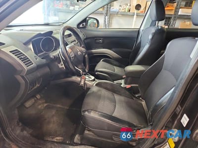 Zdjęcie 7 z 13 samochodu: 2010 MITSUBISHI OUTLANDER SE VIN:JA4JT3AW8AZ002781 - miniatura
