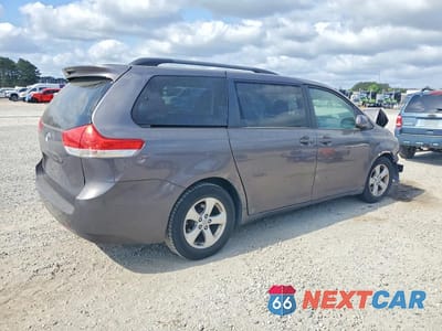 Trzecie zdjęcie samochodu z tyłu: 2012 TOYOTA SIENNA LE 8-PASSENGER VIN:5TDKK3DC7CS261006 - miniatura