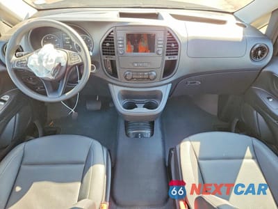 Zdjęcie 8 z 14 samochodu: 2023 MERCEDES-BENZ METRIS VIN:W1YV0BEY2P4297593 - miniatura