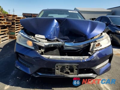 Piąte zdjęcie samochodu w środku: 2017 HONDA ACCORD LX VIN:1HGCR2F31HA233182 - miniatura