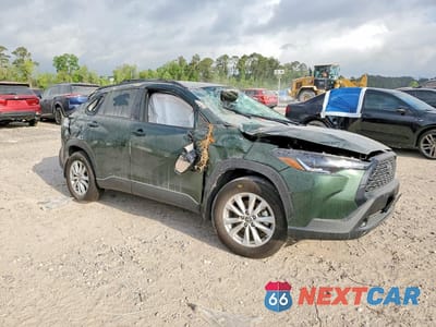 Czwarte zdjęcie samochodu z boku: 2024 TOYOTA COROLLA CROSS LE VIN:7MUCAAAG7RV116436 - miniatura