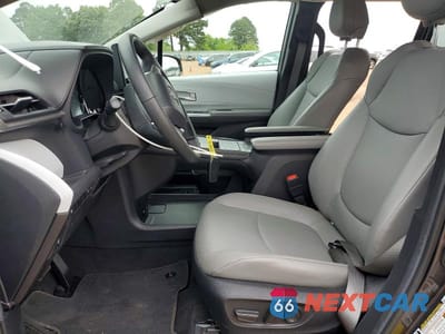 Zdjęcie 7 z 14 samochodu: 2025 TOYOTA SIENNA XLE 8-PASSENGER VIN:5TDYRKEC1SS257109 - miniatura