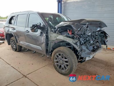 Czwarte zdjęcie samochodu z boku: 2026 TOYOTA SEQUOIA PLATINUM VIN:7SVAAABA7TX077138 - miniatura