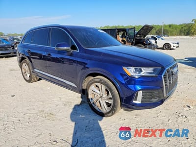 Czwarte zdjęcie samochodu z boku: 2021 AUDI Q7 PREMIUM PLUS VIN:WA1LJAF74MD026694 - miniatura