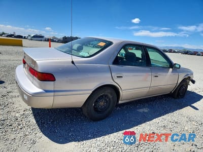 Trzecie zdjęcie samochodu z tyłu: 1997 TOYOTA CAMRY CE VIN:4T1BG22K9VU161263 - miniatura