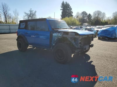 Czwarte zdjęcie samochodu z boku: 2022 FORD BRONCO BASE VIN:1FMDE5BH7NLB42124 - miniatura