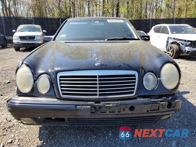 Piąte zdjęcie samochodu w środku: 1999 MERCEDES-BENZ E 320 VIN:WDBJF65H7XA720354 - miniatura