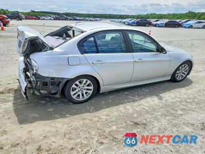 Trzecie zdjęcie samochodu z tyłu: 2006 BMW 325 I VIN:WBAVB13516PT11995 - miniatura