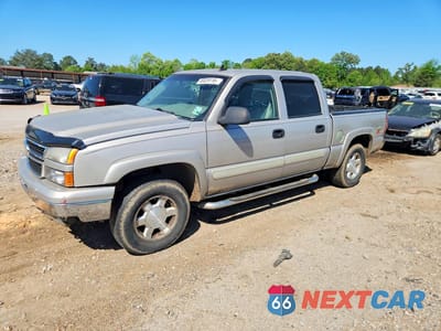 2006 CHEVROLET SILVERADO K1500 2GCEK13T561178219 - główne zdjęcie licytacji z USA - miniatura