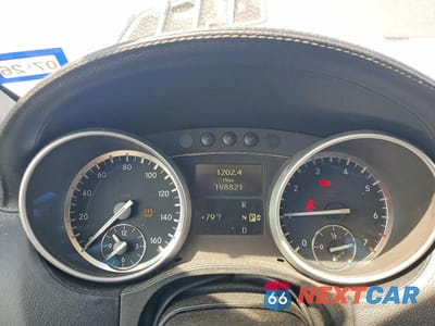 Zdjęcie 9 z 12 samochodu: 2011 MERCEDES-BENZ GL 550 4MATIC VIN:4JGBF8GE1BA712923 - miniatura