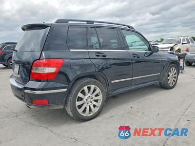 Trzecie zdjęcie samochodu z tyłu: 2011 MERCEDES-BENZ GLK 350 VIN:WDCGG5GB5BF578846 - miniatura
