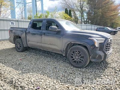 Czwarte zdjęcie samochodu z boku: 2024 TOYOTA TUNDRA SR5 VIN:5TFLA5DB7RX204348 - miniatura