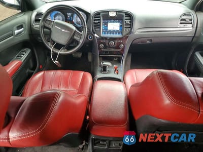 Zdjęcie 8 z 12 samochodu: 2013 CHRYSLER 300 S VIN:2C3CCABG5DH564348 - miniatura