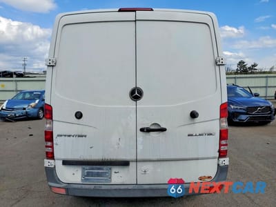 Zdjęcie 6 z 13 samochodu: 2014 MERCEDES-BENZ SPRINTER 2500 VIN:WD3PE7DC2E5831193 - miniatura