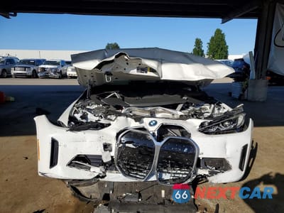 Piąte zdjęcie samochodu w środku: 2024 BMW I4 EDRIVE 35 VIN:WBY43AW05RFS74809 - miniatura