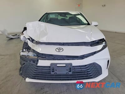 Piąte zdjęcie samochodu w środku: 2025 TOYOTA CAMRY LE VIN:4T1DAACK3SU510030 - miniatura