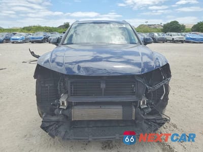 Piąte zdjęcie samochodu w środku: 2020 AUDI Q5 PREMIUM VIN:WA1ANAFY5L2065969 - miniatura