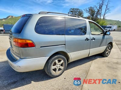 Trzecie zdjęcie samochodu z tyłu: 1999 TOYOTA SIENNA XLE VIN:4T3ZF13C9XU150020 - miniatura